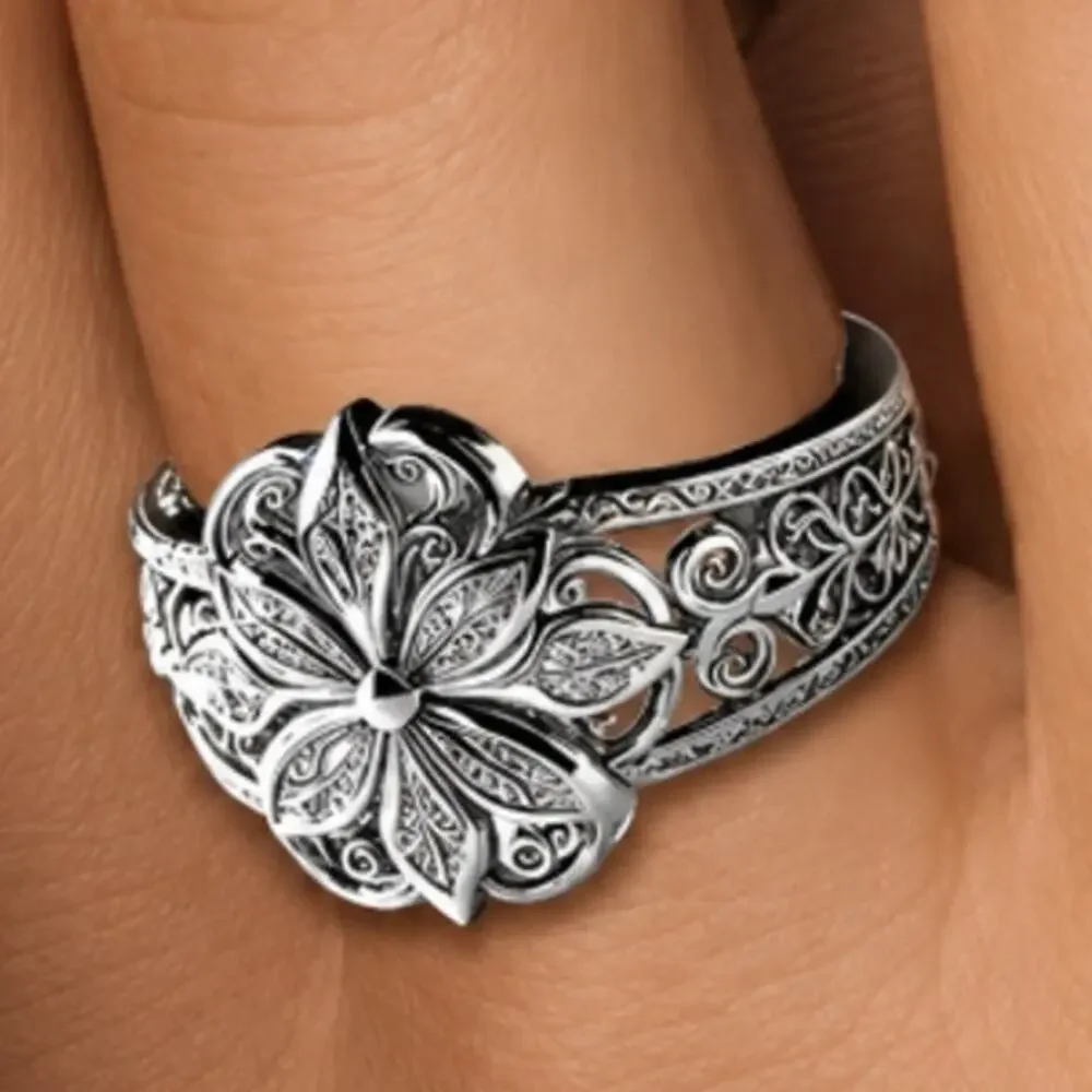 Stainless Steel Floral Ring Size 8.75 Carved Floral Design Thicker Band Pretty